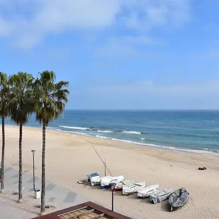 Beachfront Sleeps 6