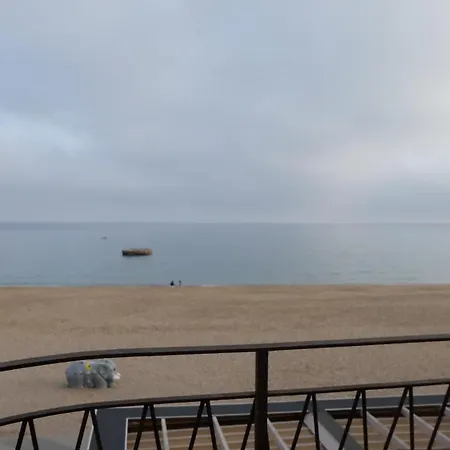 Appartement Beachfront Sleeps 5 Torredembarra